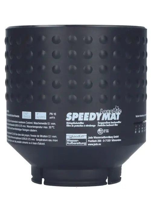 Schwarze Filterglocke mit gepunkteter Oberfläche. Auf der Vorderseite sind technische Details und die Marke Judo abgedruckt. Ein Auslass an der Unterseite ist sichtbar.